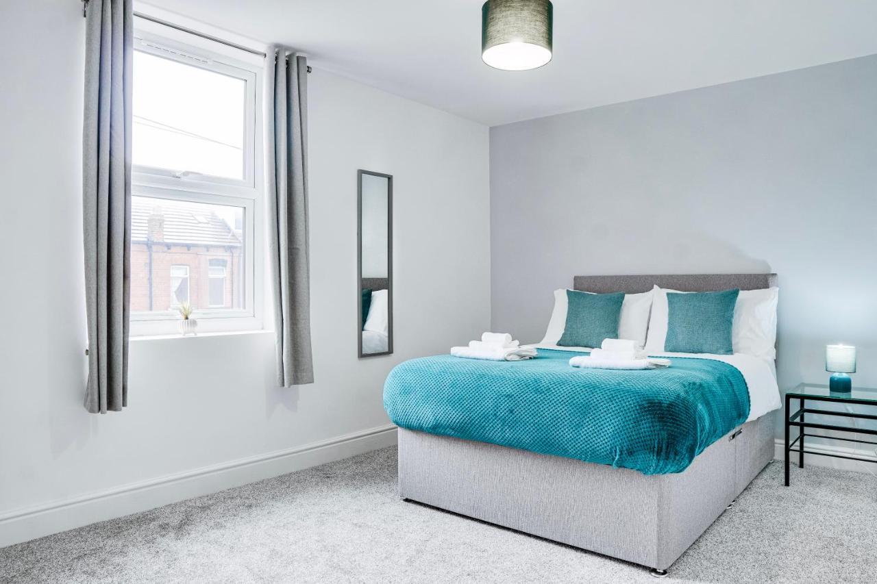 Spacious 4 Bedroom House Near Leeds Cc Beeston Hill Exteriér fotografie