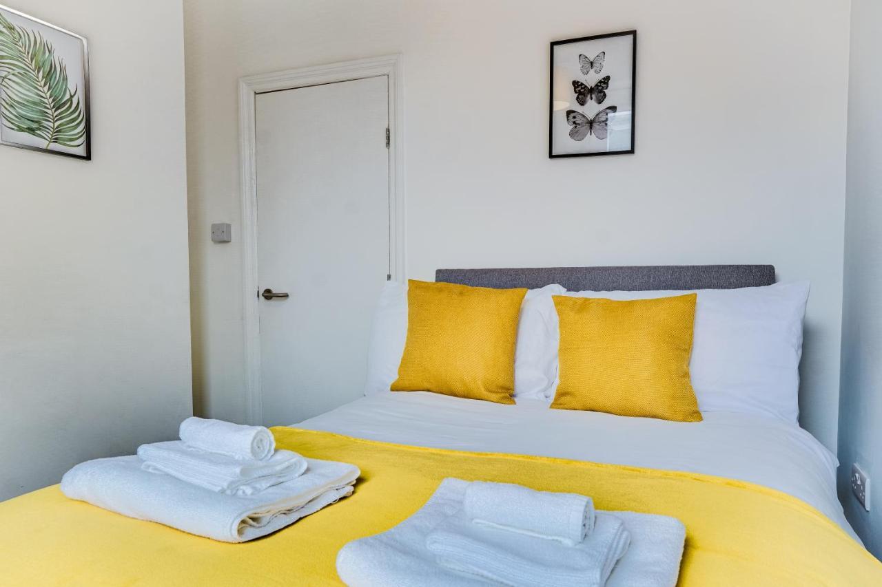 Spacious 4 Bedroom House Near Leeds Cc Beeston Hill Exteriér fotografie